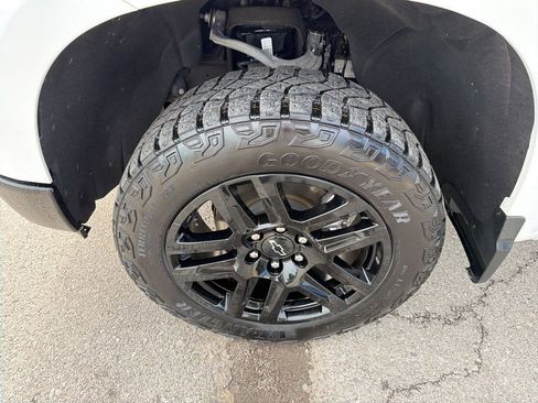 Used 2024 Chevrolet Silverado 1500 Custom Trail Boss w/ LPO, Dark Essentials Package AWD/4WD image 10