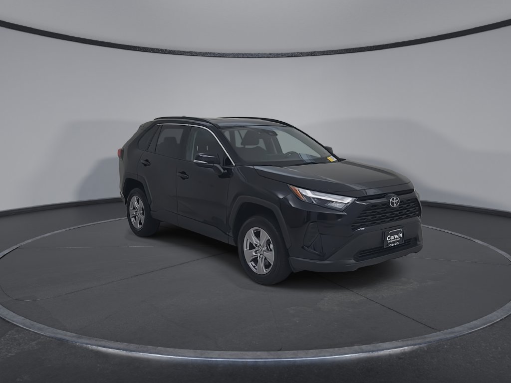 Used 2025 Toyota RAV4 XLE AWD/4WD image 3