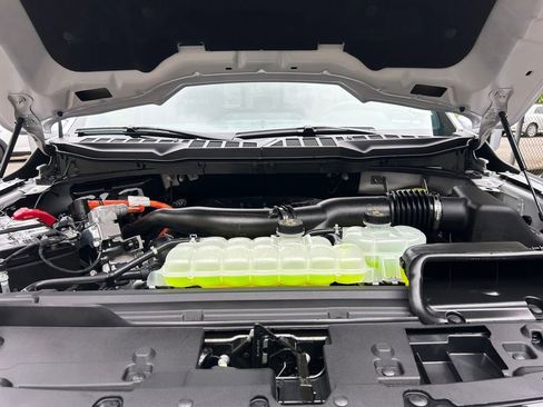 Used 2025 Ford F150 Lariat AWD/4WD image 30