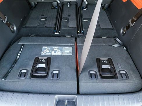 Used 2024 Kia Carnival SX image 24