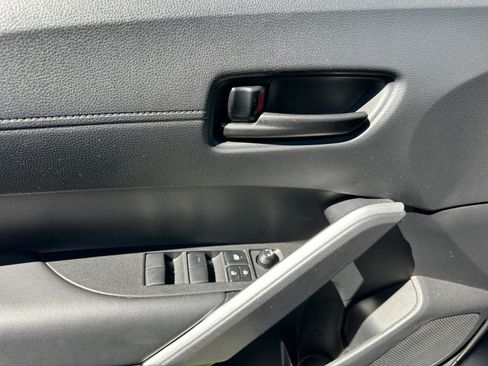 Used 2025 Toyota Corolla Cross AWD Hybrid image 11