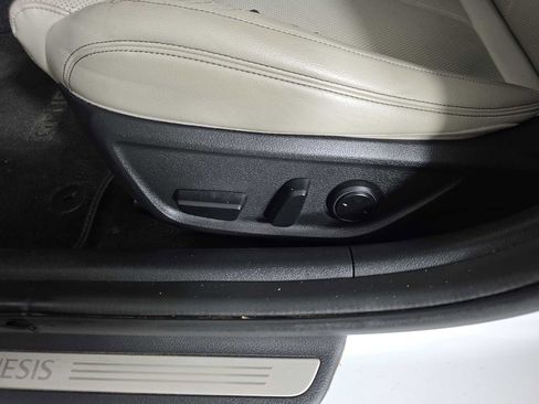 Used 2020 Genesis G70 2.0T image 23