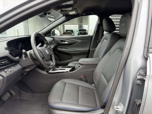 Used 2025 Buick Envista Sport Touring w/ Convenience I Package FWD image 20