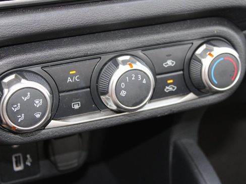 Used 2024 Nissan Versa S w/ Trunk Package image 20