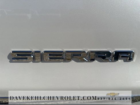 Used 2017 GMC Sierra 1500 SLT image 39