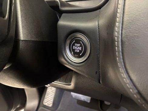 Used 2022 Chevrolet Suburban Z71 image 24