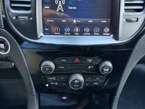 Used 2019 Chrysler 300 S image 16