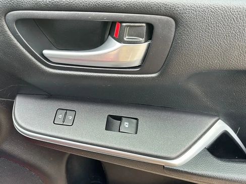 Used 2015 Toyota Camry SE image 43