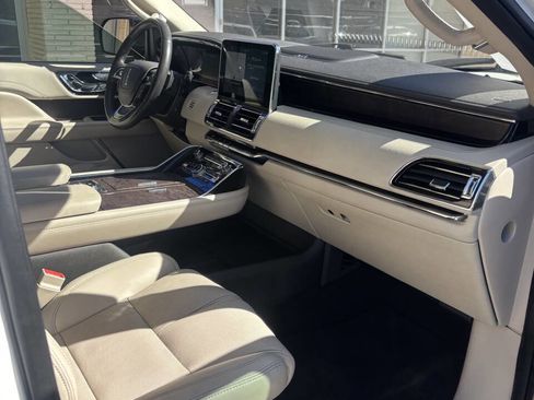 Used 2020 Lincoln Navigator Reserve w/ Equipment Group 201A Reserve AWD/4WD image 13