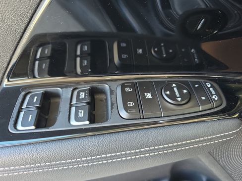 Certified 2022 Kia Niro EX FWD image 27
