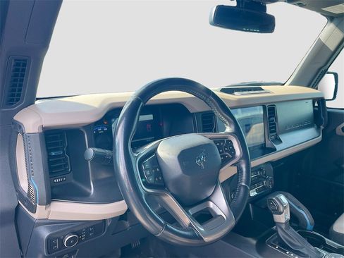 Used 2022 Ford Bronco Wildtrak image 10