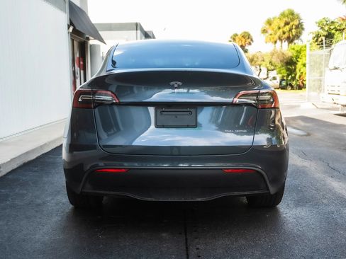 Used 2023 Tesla Model Y AWD image 8