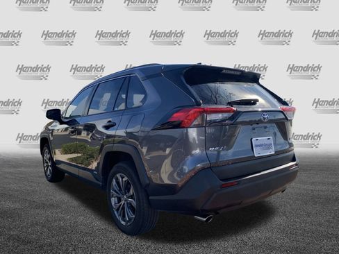 Used 2022 Toyota RAV4 XLE Premium image 8