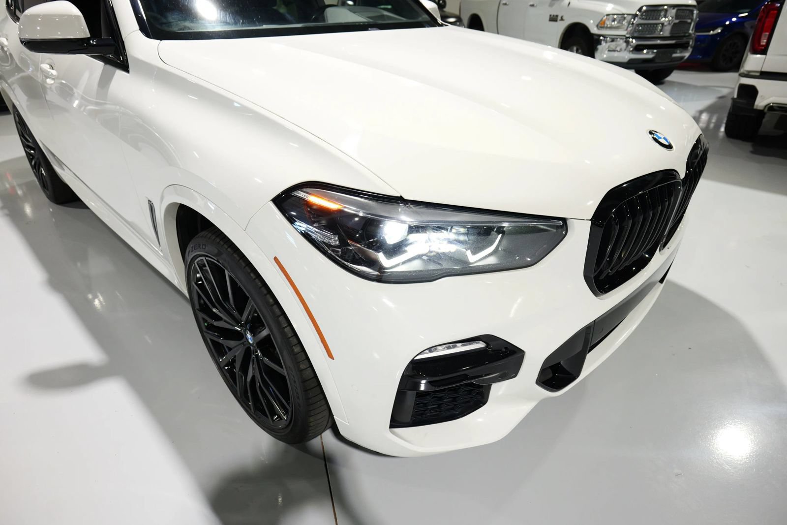 Used 2021 BMW X5 xDrive40i w/ M Sport Package AWD/4WD image 9