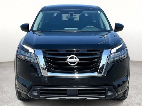 Used 2025 Nissan Pathfinder S FWD image 4