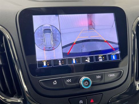 Used 2022 Chevrolet Equinox RS w/ RS Leather Package image 14