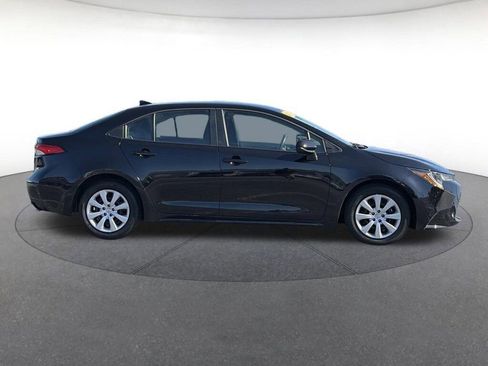 Used 2025 Toyota Corolla LE image 7