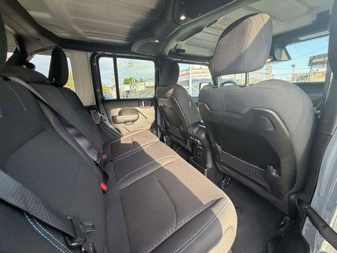 Used 2025 Jeep Wrangler Unlimited Rubicon 4xe AWD/4WD image 26