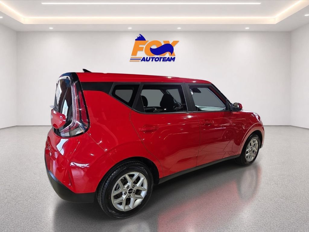 Used 2023 Kia Soul S FWD image 5