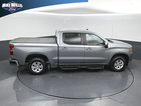 Used 2025 Chevrolet Silverado 1500 LT AWD/4WD image 16