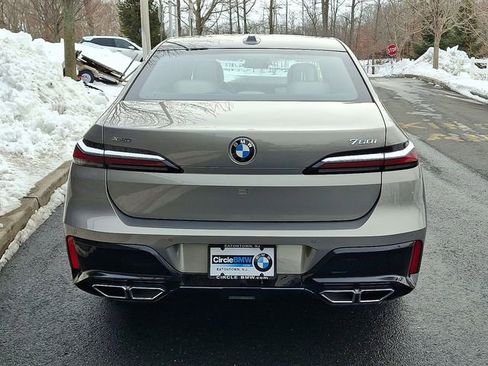 Used 2023 BMW 760i xDrive image 5