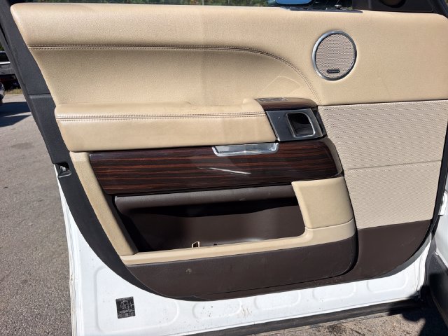 Used 2016 Land Rover Range Rover Supercharged AWD/4WD image 10