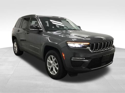 Used 2022 Jeep Grand Cherokee Limited AWD/4WD image 3