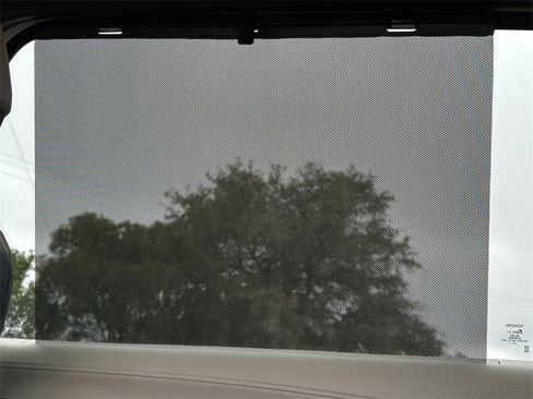 Used 2026 Toyota Sienna Limited image 27