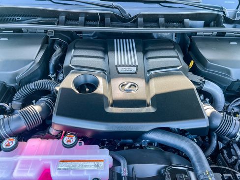 New 2026 Lexus LX 600 4WD w/ Luxury Package image 12