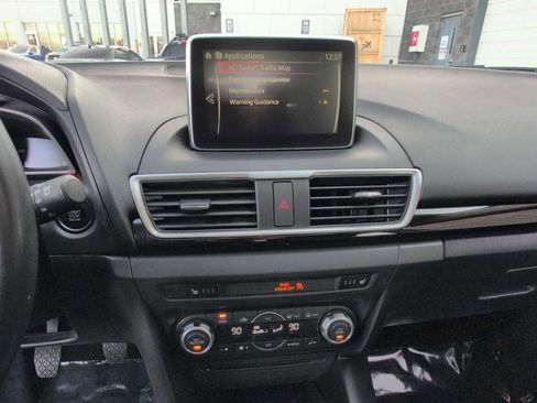 Used 2016 MAZDA MAZDA3 i Grand Touring image 29