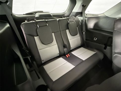 Used 2023 Ford Explorer XLT w/ Equipment Group 202A image 40