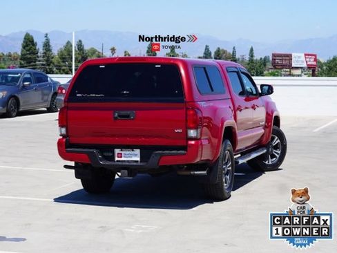 Used 2018 Toyota Tacoma TRD Sport w/ Technology Package RWD image 8