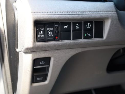 Used 2023 Honda Odyssey Elite image 14