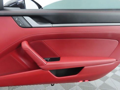 Used 2025 Porsche 911 Carrera image 33