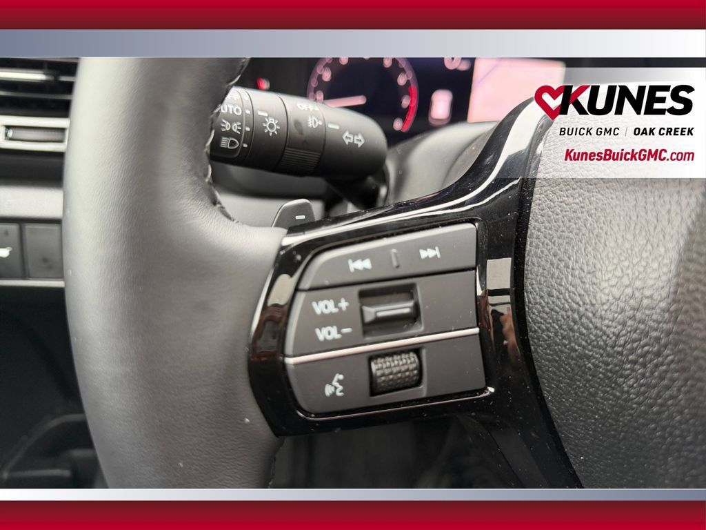 Used 2026 Honda Pilot Touring image 17