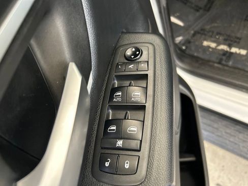 Used 2021 RAM 1500 Big Horn RWD image 38