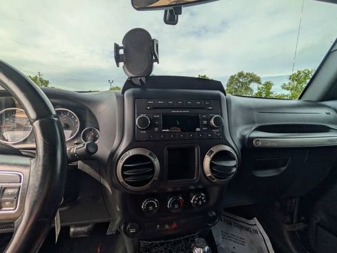Used 2016 Jeep Wrangler Sport w/ Quick Order Package 24S AWD/4WD image 18