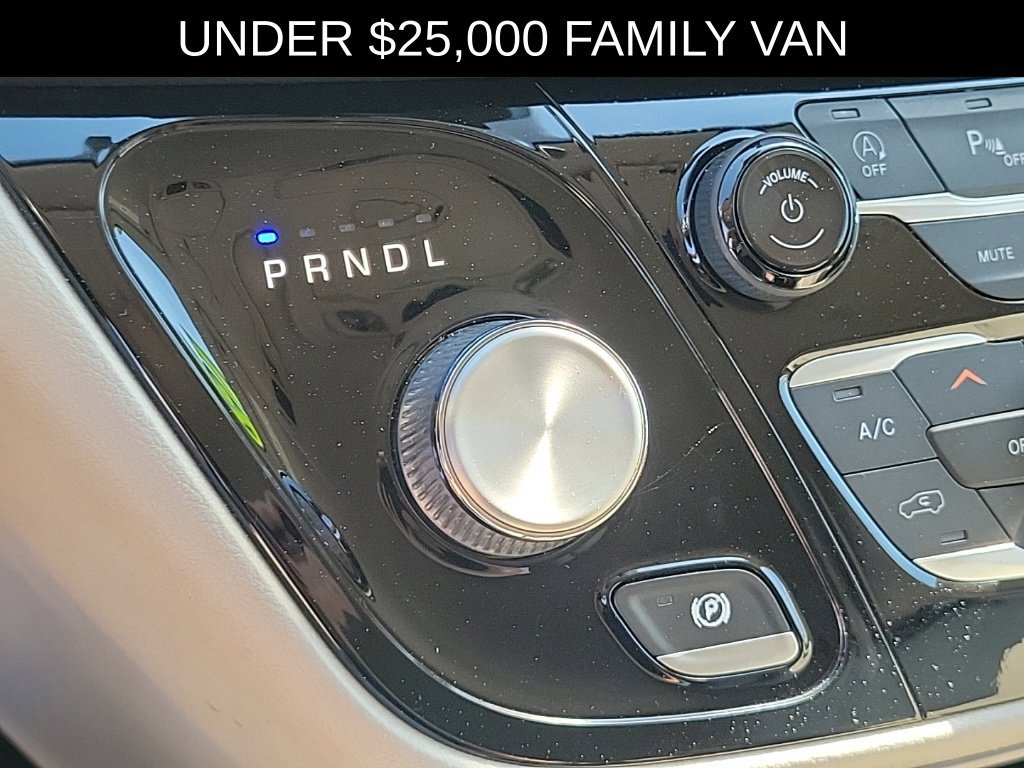 Used 2021 Chrysler Pacifica Touring-L FWD image 30