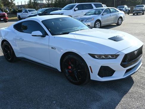 Used 2025 Ford Mustang GT Premium image 7