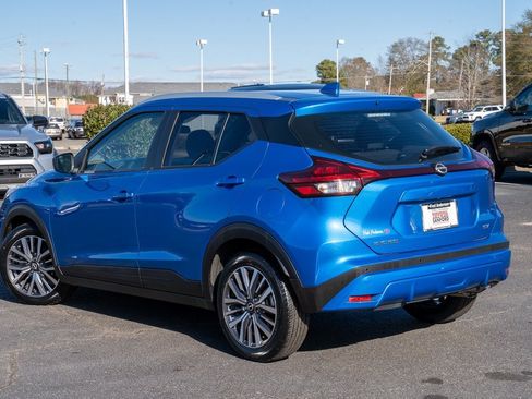 Used 2024 Nissan Kicks SV image 3