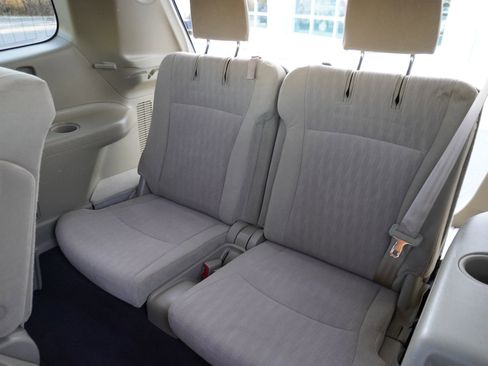 Used 2013 Toyota Highlander FWD w/ Cold Weather Pkg image 14