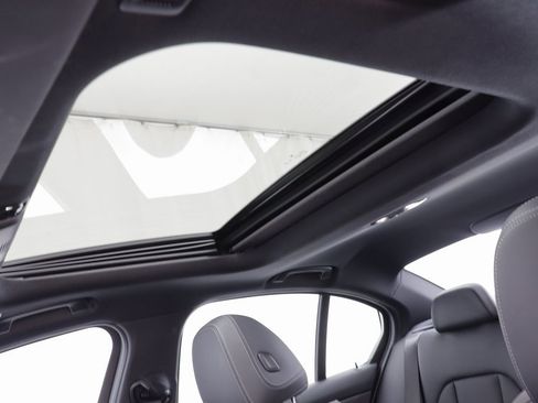 Certified 2025 BMW 330i xDrive Sedan w/ M Sport Package image 14