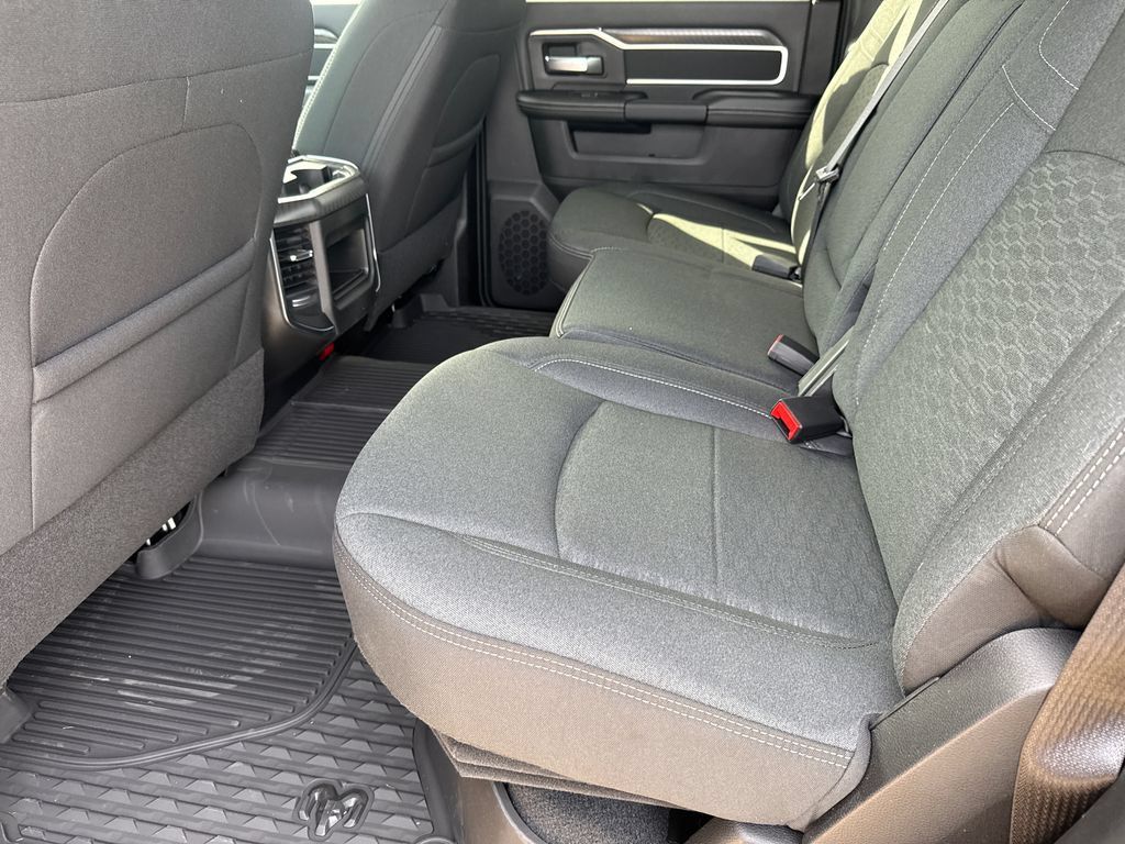 New 2026 RAM 3500 Big Horn AWD/4WD image 15