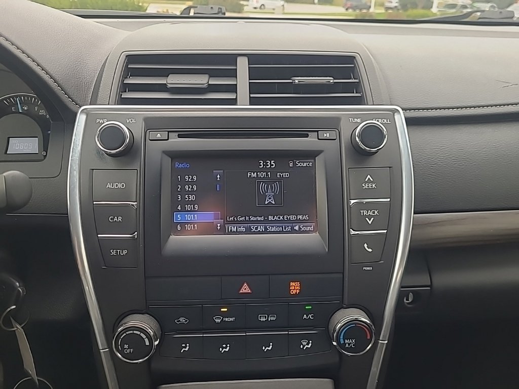 Used 2015 Toyota Camry LE FWD image 21