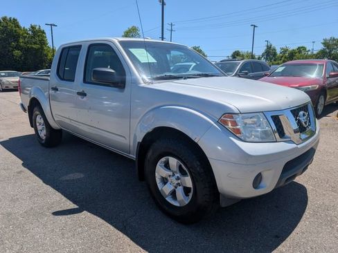 Used 2013 Nissan Frontier SV AWD/4WD image 1