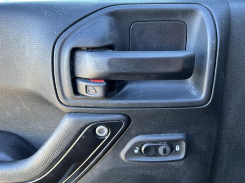 Used 2018 Jeep Wrangler Unlimited Rubicon image 15