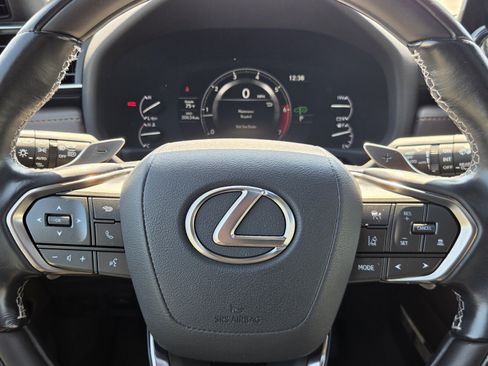 Used 2023 Lexus LX 600 4WD w/ Luxury Package image 26