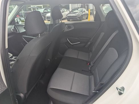 Used 2024 Kia Soul LX w/ Option Group 015 FWD image 9