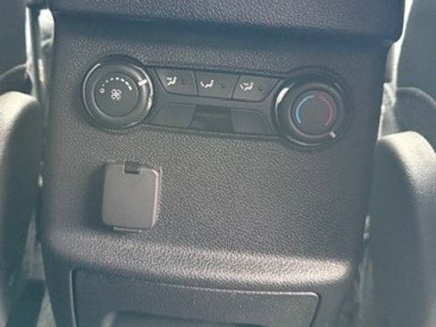 Used 2014 Ford Explorer XLT w/ Equipment Group 202A image 27