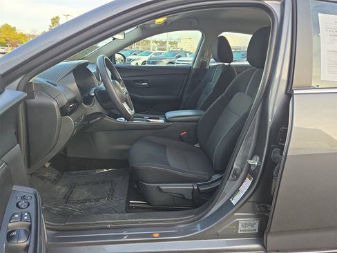 Certified 2024 Nissan Sentra SV image 10